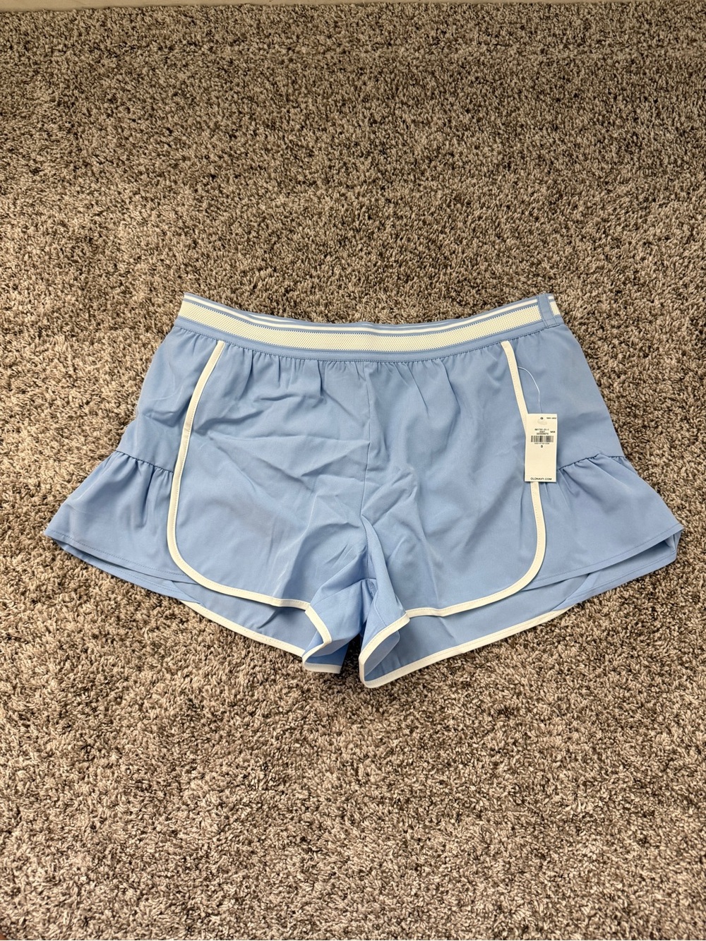 BNWT Old Navy Mid-Rise StretchTech Run Shorts -- 3-inch inseam